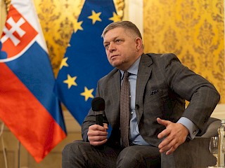 Fotogaléria k článku "Robert Fico dnes so študentmi diskutoval priamo na Úrade vlády SR"