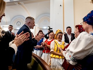 Fotogaléria k článku "Robert Fico v Rumunsku: Stretnutia s krajanmi sú vzácnou príležitosťou na upevňovanie vzájomných vzťahov"