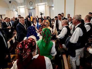 Fotogaléria k článku "Robert Fico v Rumunsku: Stretnutia s krajanmi sú vzácnou príležitosťou na upevňovanie vzájomných vzťahov"