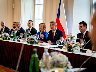 Fotogaléria k článku "Robert Fico: Spoločné rokovanie slovenskej a českej vlády bolo hlasom zdravého rozumu"