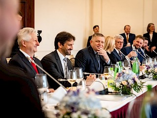 Fotogaléria k článku "Robert Fico: Spoločné rokovanie slovenskej a českej vlády bolo hlasom zdravého rozumu"