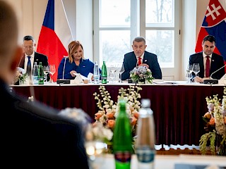 Fotogaléria k článku "Robert Fico: Spoločné rokovanie slovenskej a českej vlády bolo hlasom zdravého rozumu"