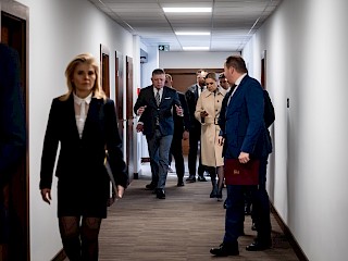Fotogaléria k článku "Robert Fico: Keď Slovnaft vráti ropu do štátnych hmotných rezerv, môžeme zrušiť stav ropnej núdze"