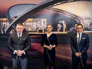 Fotogaléria k článku "Robert Fico: Keď Slovnaft vráti ropu do štátnych hmotných rezerv, môžeme zrušiť stav ropnej núdze"