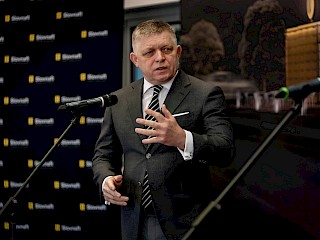 Fotogaléria k článku "Robert Fico: Keď Slovnaft vráti ropu do štátnych hmotných rezerv, môžeme zrušiť stav ropnej núdze"
