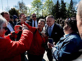 Fotogaléria k článku "Robert Fico: Mier je najcennejšou hodnotou, ktorú máme, za nič iné nestojí bojovať"