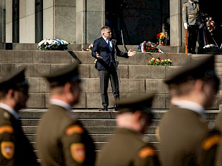 Fotogaléria k článku "Robert Fico: Mier je najcennejšou hodnotou, ktorú máme, za nič iné nestojí bojovať"
