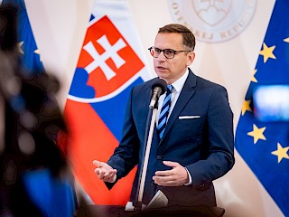 Fotogaléria k článku "Robert Fico: Komodity je dostatok, Slovnaft sa rozbieha takmer na plnú kapacitu, prioritou pre vládu zostáva znovuotvorenie ropovodu Družba"