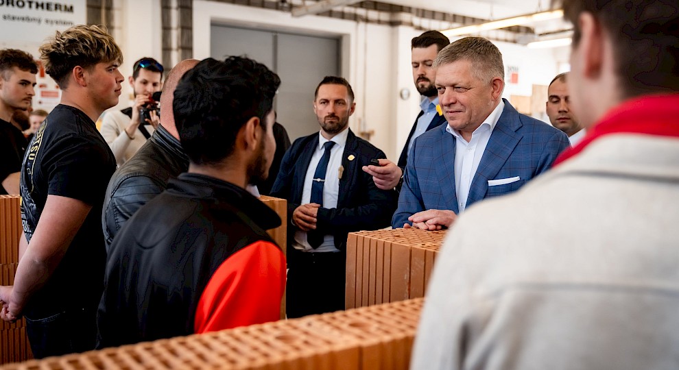 Robert Fico: Za minútu nájdete desať právnikov, ale jedného remeselníka hľadáte desať dní