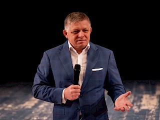 Fotogaléria k článku "Diskusia predsedu vlády so stredoškolákmi v Galante"