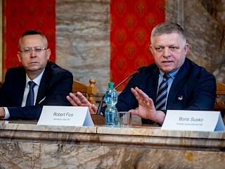 Fotogaléria k článku "Predseda vlády SR Robert Fico diskutoval so študentmi v Ružomberku"