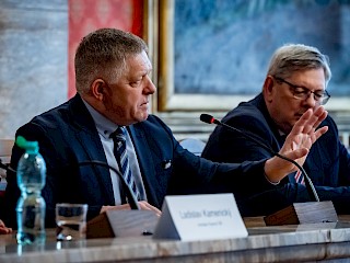 Fotogaléria k článku "Predseda vlády SR Robert Fico diskutoval so študentmi v Ružomberku"
