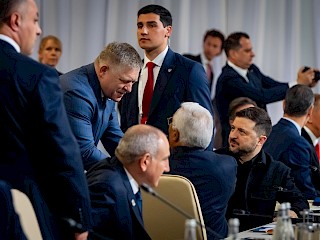 Fotogaléria k článku "Robert Fico na samite EPC: Európa si uvedomuje, že sa musí postarať sama o seba"
