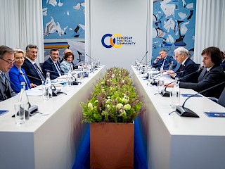 Fotogaléria k článku "Robert Fico na samite EPC: Európa si uvedomuje, že sa musí postarať sama o seba"