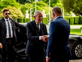 Fotogaléria k článku "Predseda vlády SR Robert Fico rokoval s rakúskym prezidentom Alexandrom Van der Bellenom"