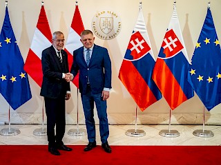 Fotogaléria k článku "Predseda vlády SR Robert Fico rokoval s rakúskym prezidentom Alexandrom Van der Bellenom"