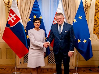 Fotogaléria k článku "Predseda vlády SR Robert Fico prijal na úrade vlády eurokomisárku pre rozšírenie Martu Kosovú"