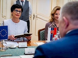Fotogaléria k článku "Predseda vlády SR Robert Fico prijal na úrade vlády eurokomisárku pre rozšírenie Martu Kosovú"