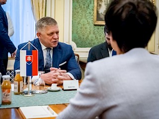 Fotogaléria k článku "Predseda vlády SR Robert Fico prijal na úrade vlády eurokomisárku pre rozšírenie Martu Kosovú"