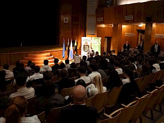 Fotogaléria k článku "Premiér Robert Fico diskutoval so študentmi v Handlovej"