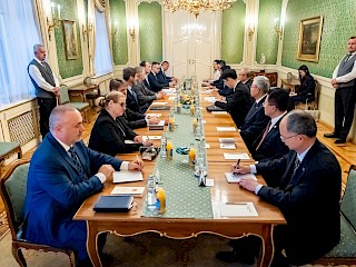 Fotogaléria k článku "Predseda vlády SR R. Fico prijal prvého podpredsedu parlamentu Číny Li Chung-čunga"