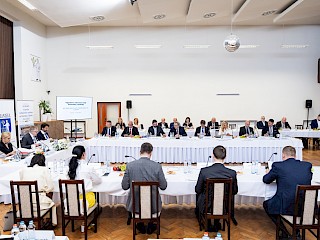 Fotogaléria k článku "Výjazdové rokovanie vlády SR v Haniske: Vyše 2,9 mil. eur pre regióny Košice-okolie, Spišská Nová Ves a Gelnica"