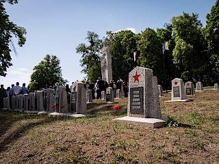 Fotogaléria k článku "R. Fico: Vojenské cintoríny nemôžu byť len mauzóleami, ale živou pripomienkou slobody"