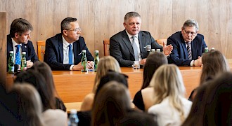Predseda vlády diskutoval so študentmi v Košiciach