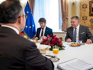 Fotogaléria k článku "Robert Fico sa stretol s predsedom vlády Andorského kniežatstva Xavierom Espotom Zamorom"