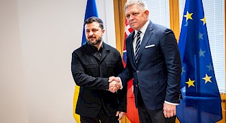 Premiér R. Fico sa v Bruseli stretol s ukrajinským prezidentom V. Zelenským