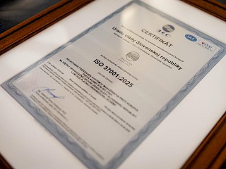 Fotogaléria k článku "Úrad vlády SR úspešne obhájil certifikát STN ISO 37001:2026"