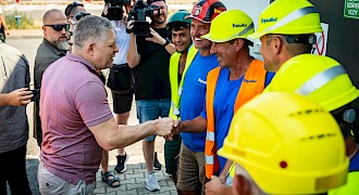 Robert Fico o ľuďoch pracujúcich vo vysokých teplotách: Robiť v týchto podmienkach je niekedy na hranici hrdinstva