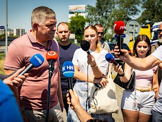Fotogaléria k článku "Robert Fico o ľuďoch pracujúcich vo vysokých teplotách: Robiť v týchto podmienkach je niekedy na hranici hrdinstva"