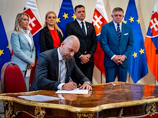 Fotogaléria k článku "R. Fico: Na prelome augusta a septembra sa začnú zapínať pece v Žiari nad Hronom"