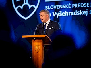Fotogaléria k článku "Premiér R. Fico: Chceme, aby V4 bola opäť silná"
