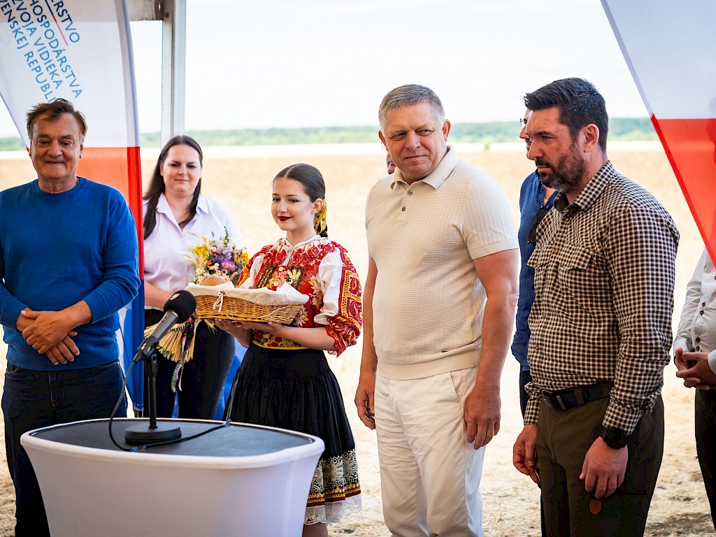 Fotogaléria k článku "Žatva na Slovensku je v plnom prúde, sucho a teplo budú mať vplyv na výnosy plodín aj krmovín"