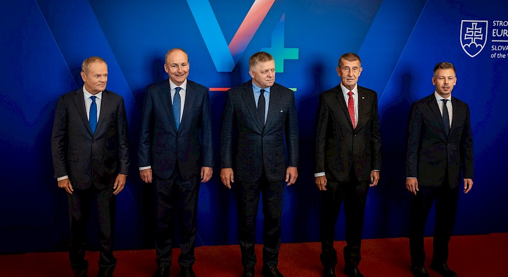 "V4 JE OPÄŤ ŽIVÁ" - predsedovia vlád krajín V4 rokovali na Bratislavskom hrade aj s írskym premiérom