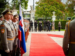 Fotogaléria k článku "Predseda vlády SR Robert Fico sa stretol s predsedom vlády Írska Micheálom Martinom"