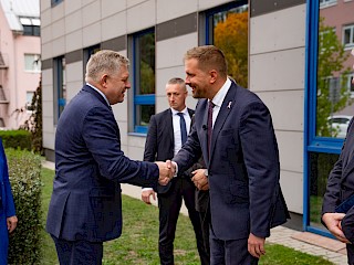 Fotogaléria k článku "R. Fico: Nová nemocnica v Martine má hotovú hrubú stavbu a vláda garantuje pokračovanie výstavby aj v roku 2027"