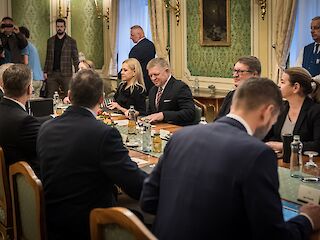 Fotogaléria k článku "Kľúčové rokovanie vlády so zástupcami automobilového priemyslu"