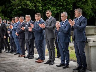 Fotogaléria k článku "Premiér odmieta spájanie súčasných udalostí s dianím počas druhej svetovej vojny"