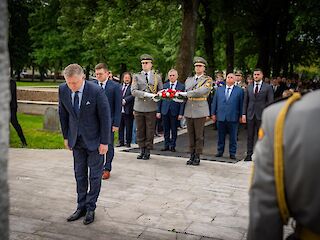 Fotogaléria k článku "Premiér odmieta spájanie súčasných udalostí s dianím počas druhej svetovej vojny"