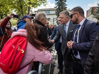 Fotogaléria k článku "Premiér sa v súvislosti s atentátom zúčastní len na nevyhnutných úkonoch"