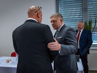 Fotogaléria k článku "Premiér sa v súvislosti s atentátom zúčastní len na nevyhnutných úkonoch"