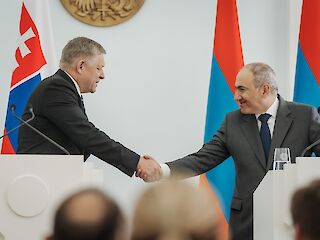 Fotogaléria k článku "Predseda vlády SR Robert Fico začal oficiálnu návštevu Arménskej republiky"