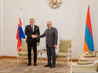 Fotogaléria k článku "Predseda vlády SR Robert Fico začal oficiálnu návštevu Arménskej republiky"