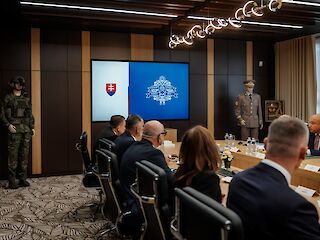 Fotogaléria k článku "Premiér: Nastal obrovský rozmach obranného priemyslu a výroby munície v SR"