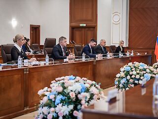 Fotogaléria k článku "Predseda vlády SR Robert Fico pokračuje tretím dňom návštevy Strednej Ázie"