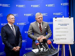 Fotogaléria k článku "Predseda vlády Robert Fico zhodnotil plnenie Plánu obnovy a odolnosti SR"
