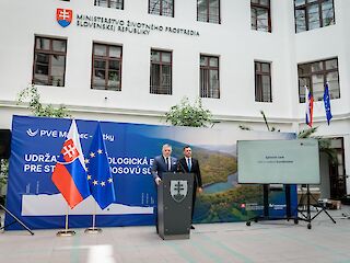 Fotogaléria k článku "Robert Fico: EIA naštartovala rozostavanie Slovenska a veľkých infraštruktúrnych projektov za miliardy eur"